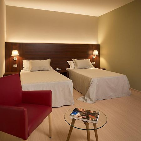 פוליניו Delfina Palace Hotel מראה חיצוני תמונה