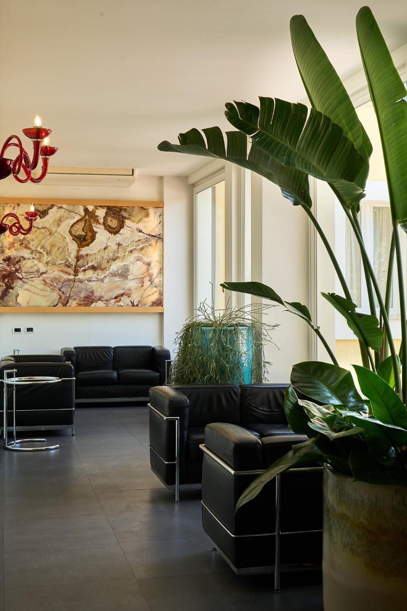 פוליניו Delfina Palace Hotel מראה חיצוני תמונה