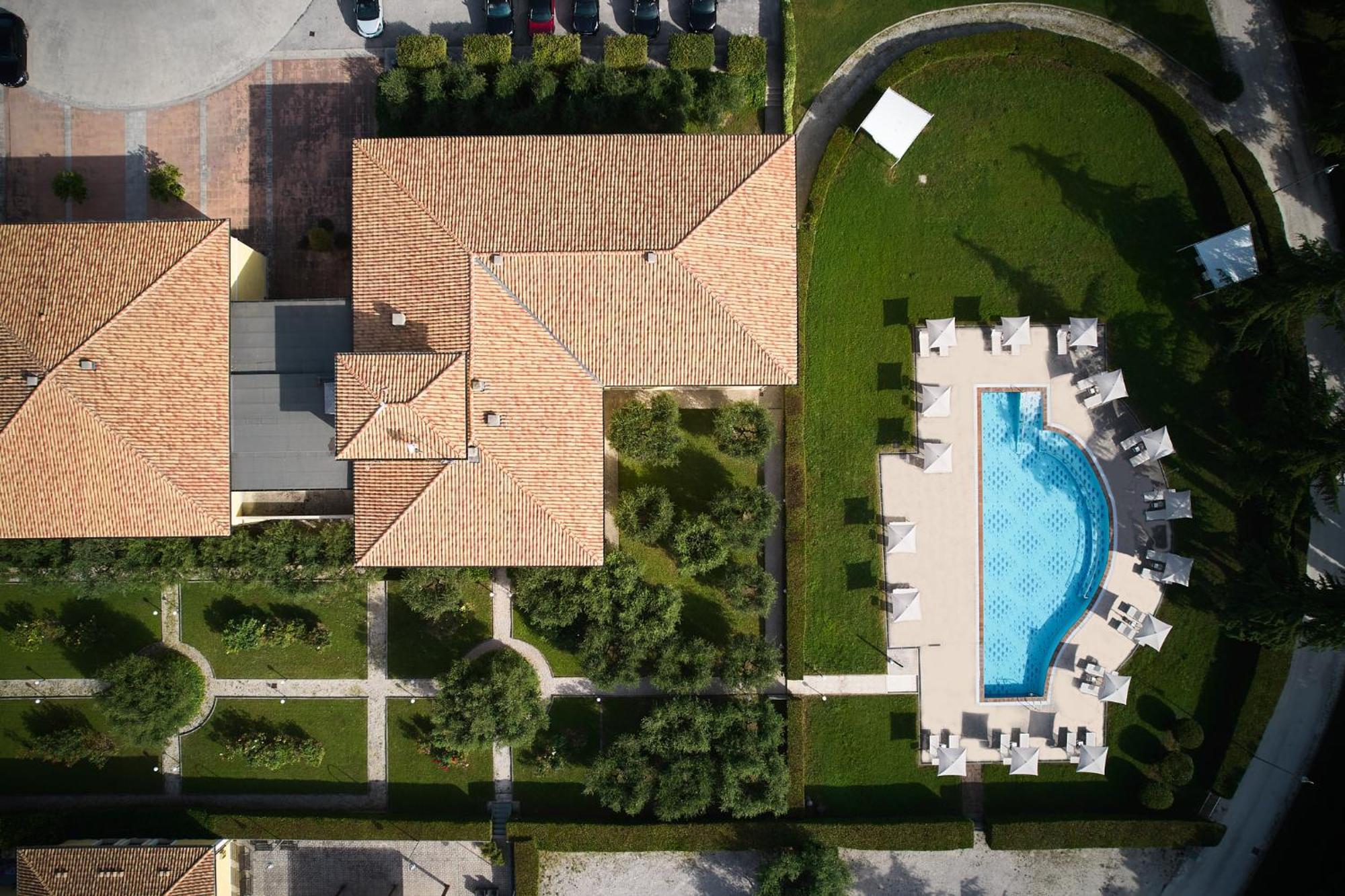 פוליניו Delfina Palace Hotel מראה חיצוני תמונה